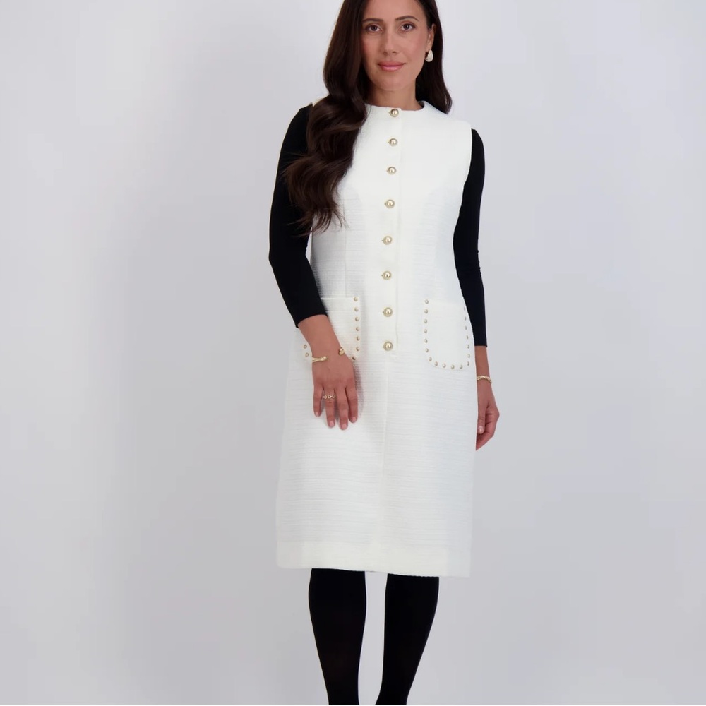 Elegant White Sleeveless Dress